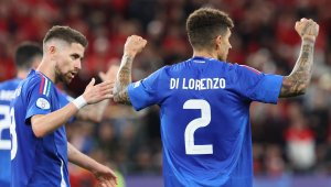 Италия с първи обрат на голям форум от 24 г.