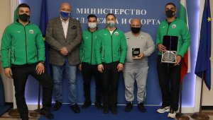 Министър Кралев награди Ивайло Иванов за среброто от Европейското по джудо