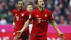 Байерн с класически бой над Шалке + ВИДЕО