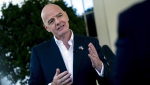 Инфантино се изстрелва в Азия