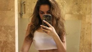 Карантина? Играч на Ливърпул заби секси гадже + СНИМКИ