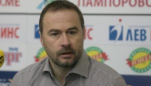 ЦСКА дава шефски пост на Бойко Величков