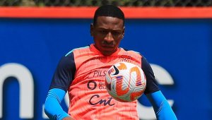 Еступинян пристига днес в Милано, заминава на турне с Милан