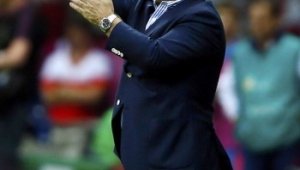 Дик Адвокаат: Бяхме по-добри от поляците