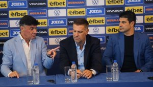  Кръстаич е „Подлогич“, ако се е съгласил да му казват кои играчи да вика