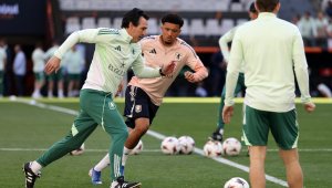 Крал Унай "притежава" Лига Европа, но скромничи преди финала
