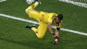 Ромеро подчинил холандците с "пищов" в гащите + ВИДЕО