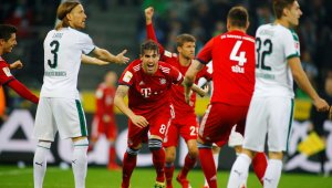 Жесток Байерн закла "жребчетата" и се изравни с лидера Дортмунд + ВИДЕО