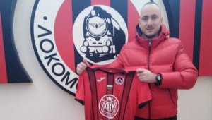 Бивш на ЦСКА подписа с Локо София