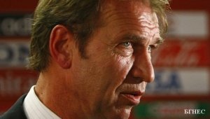 Вербеек натири Скот МаКдоналд от състава на Австралия