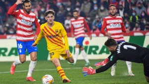 Гол в края смълча Барса в Гранада