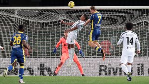 Верона изпусна Юве у дома 