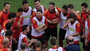 ПРОГНОЗА: Испания - Швейцария