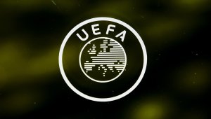 Ще има ли футбол? УЕФА и ФИФА се скараха 