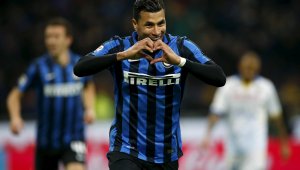 Барса и Реал след защитник на Интер