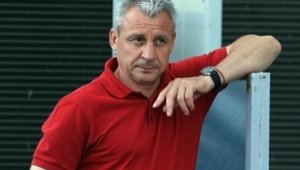 Павел Дочев ще остане треньор на германския Ерцгебирге Ауе и след края на сезона