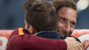 Тоти, Дел Пиеро и Баджо ще учат "Скуадрата" на футбол