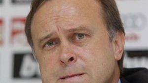Фабрегас не е цел на Реал