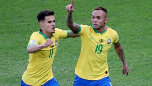 Артилеристите се приближават до бразилски национал