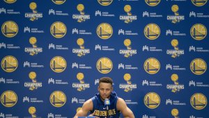 Къри на война срещу президента Тръмп