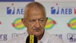 Крушарски отново култов след издънките на Локо Пловдив