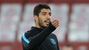 Суарес си забрави паспорта на летището