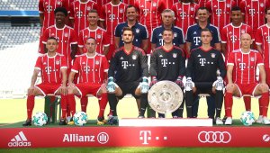 Грейна слънце в Мюнхен! Нойер и Алаба тренират отново