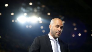 Час на класния: Бос поставя оценки на играчите си