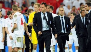 Английските фенове: Вие сте срам и позор за Англия, некадърници такива