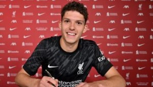 Ливърпул обяви унгарски вратар