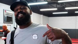 Най-накрая! Историческа среща между Джон Джоунс и Фьодор Емеляненко 