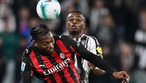 Скандал в Милан! Алегри се карал на Леао след пропуските с Юве