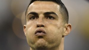 Арабите полудяха! 99 удара с камшик грозят Роналдо + ВИДЕО