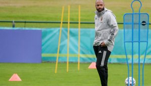 Тиери Анри е фаворит за нов треньор на Бордо