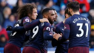 Арсенал се справи с Хъдърсфийлд и още таи надежди за топ 4