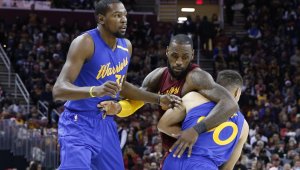 Възможно ли е!? ЛеБрон при Къри и Дюрант в Уориърс