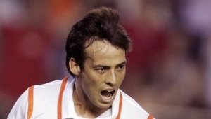 Валенсия отхвърлила оферта от Ман Юнайтед за Силва