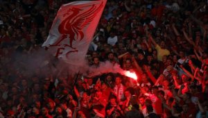 Френски министър се извини на феновете на Ливърпул заради финала в ШЛ в Париж