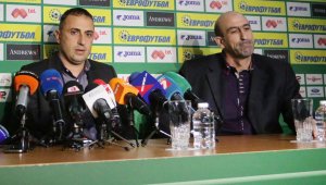 Лечков: На Петев и Бербатов им трябва преводач при преговорите