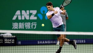 Федерер с победа в Шанхай, Гришо играе утре