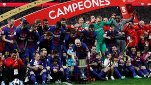 Депортиво прави шампионски шпалир на Барса, Реал трепери