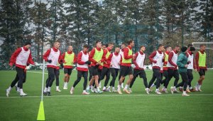 Проблеми за България? Каре национали не тренират