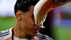 Много голям: Мусиала защити Донарума след контузията