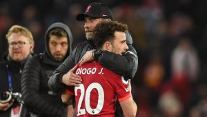 Контузия на Жота стресна Ливърпул