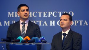 "На мускули и заеми"? Министър Василев обори Дафовска