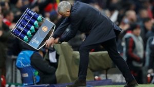 Уволнението на Моуриньо е струвало на Юнайтед близо 20 млн. лири