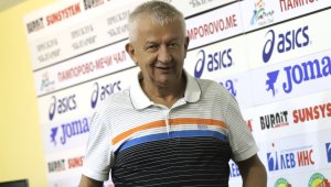 Крушарски: Ще отрежа по едно краче на играчите, ако не минат три кръга