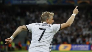 Швайни спринтирал 192 метра при попадението си + ВИДЕО