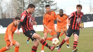 Локо София и Литекс врътнаха 0:0 в пясъчника