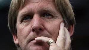 Шустер ироничен след загубата